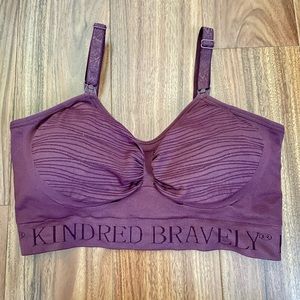 Kindred Braverly Sublime hands free pumping & nursing bra in color fig- medium